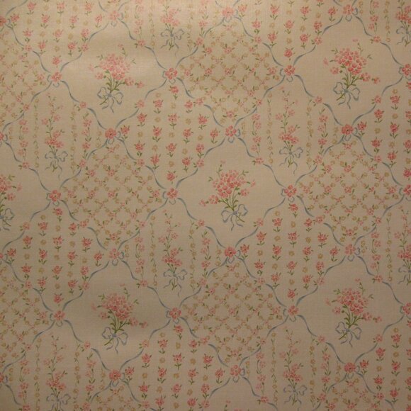 Vintage 1980s Floral Diamond Motif Wallpaper - Picture 4 of 12
